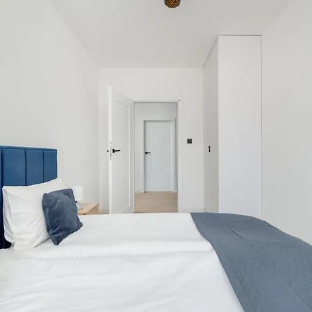 Lejlighed Jasny Z 2 Sypialniami I Balkonem By Renters Wrocław